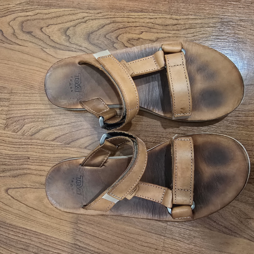 Teva Brown Leather Sandals 7